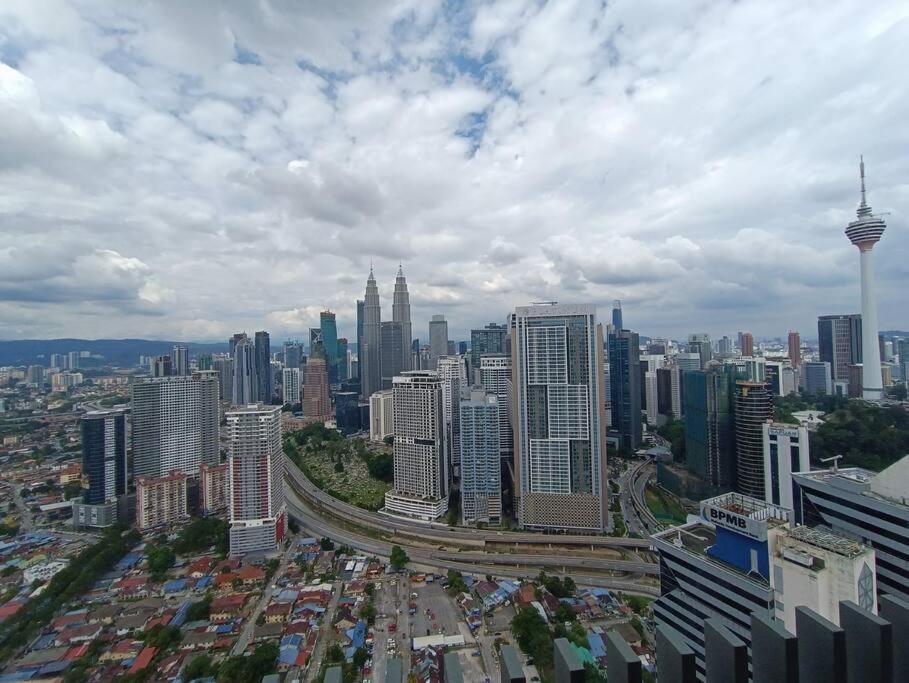 Lx 39A Balcony Klcc View 1 Bedroom Infinity Pool Kuala Lumpur Bagian luar foto