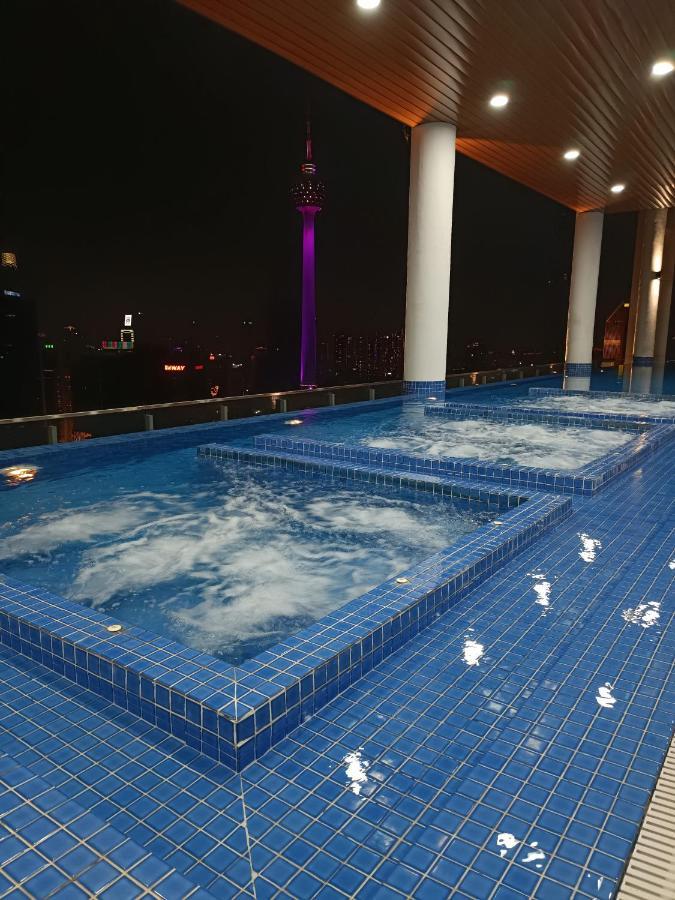 Lx 39A Balcony Klcc View 1 Bedroom Infinity Pool Kuala Lumpur Bagian luar foto
