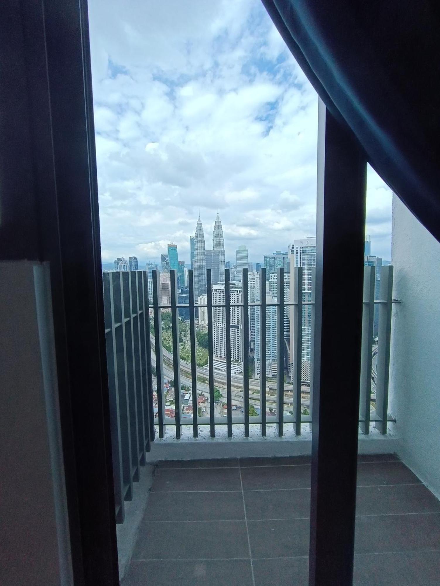 Lx 39A Balcony Klcc View 1 Bedroom Infinity Pool Kuala Lumpur Bagian luar foto